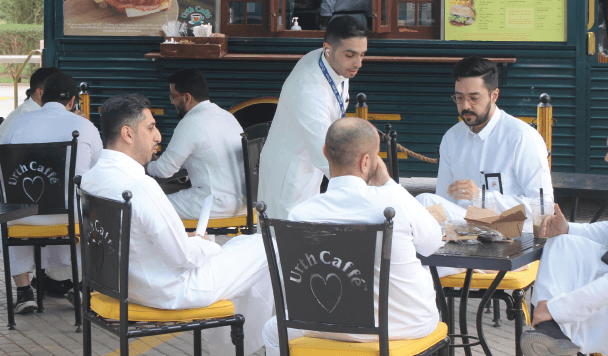 استضافة عربات الطعام